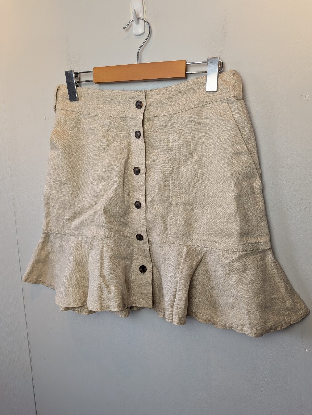 BANANA REPUBLIC 100% Linen Mini Skirt Women Size 4 Beige Color Wavy At Bottom